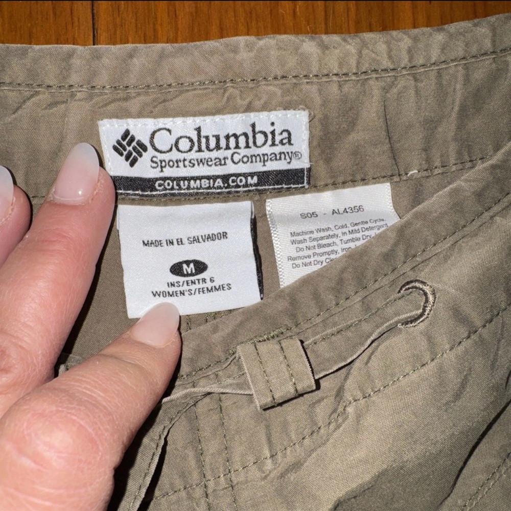 Columbia Sportswear Company Olive Green Drawstring Shorts Womens Medium Hiking - Picture 2 of 5